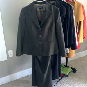 Evan Picone 2 piece Suit